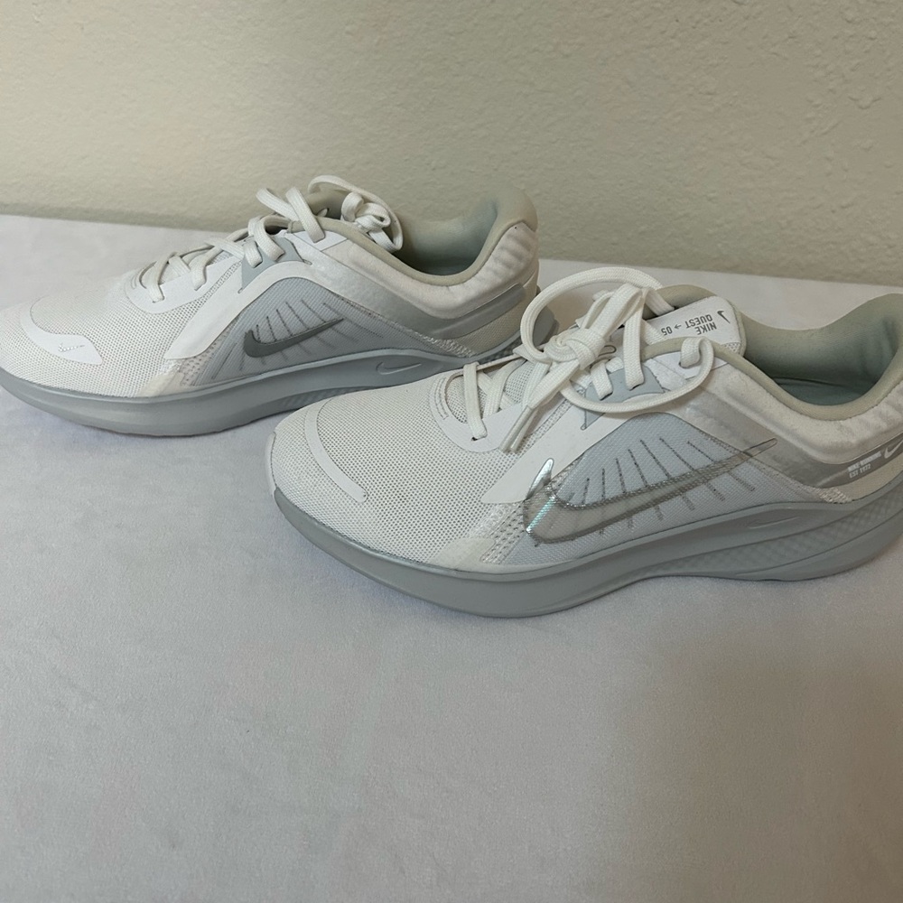 Nike Women's White and Silver Athletic Shoes